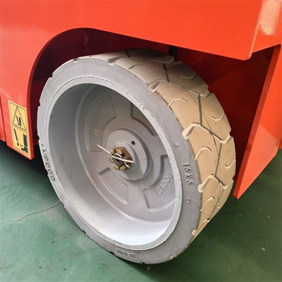 स्व-चालित इलेक्ट्रिक कैंची लिफ्ट